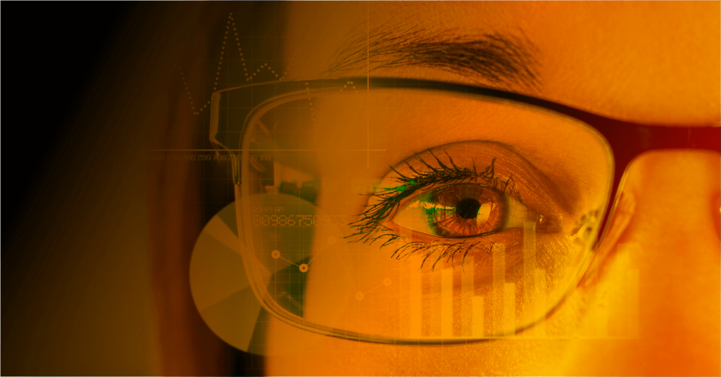 Foto zum Thema Augmented Reality, wo eine Frau mit Augmented Reality Brille in Nahaufnahme gezeigt wird